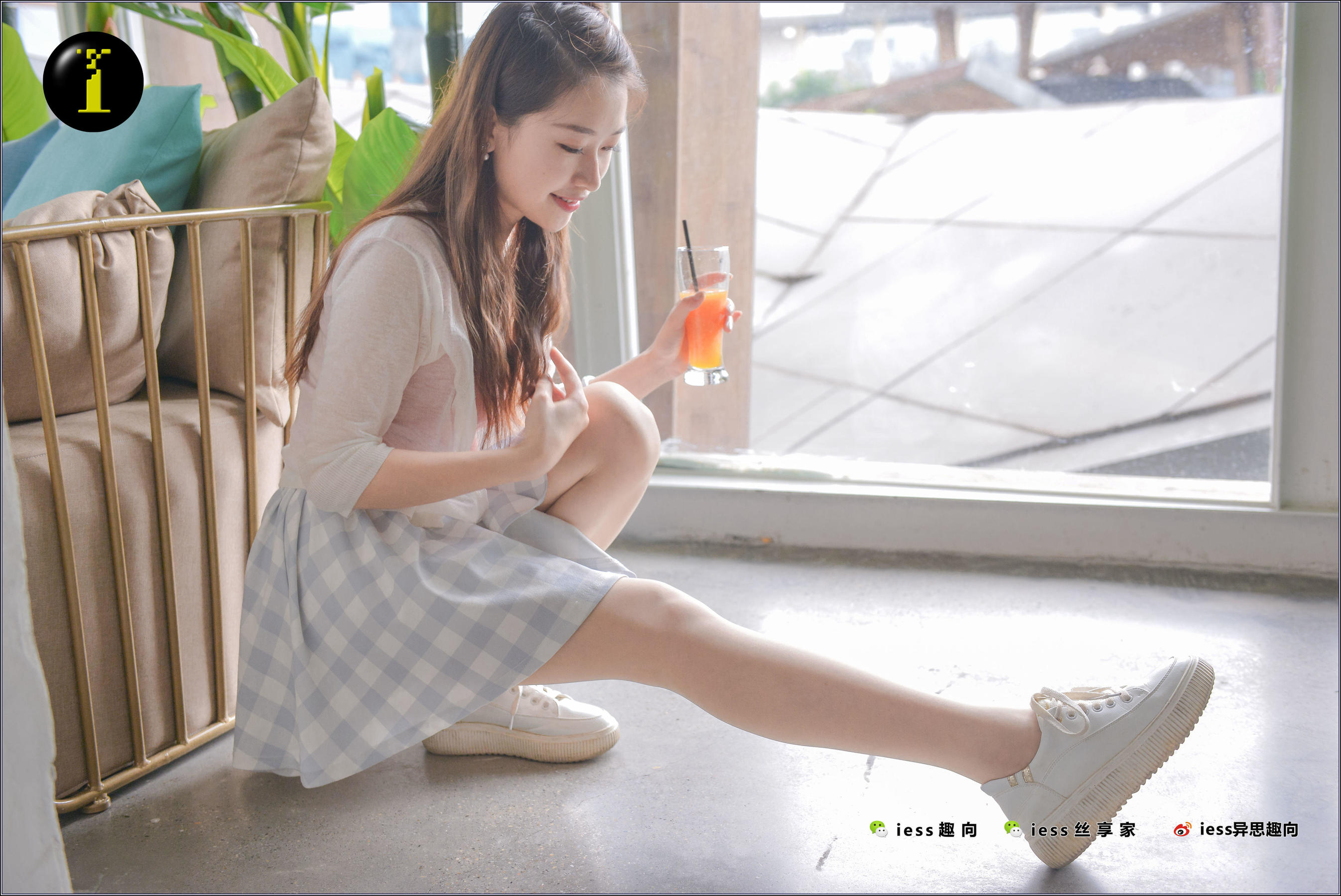 [IESS普惠集] 074 模特小捷 《小捷的小白鞋 》